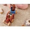 Traktor od drva sa solarnim panelom
